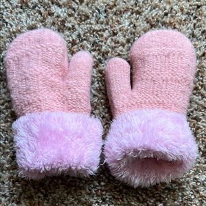 Source Unknown Soft Pink Kids Mittens